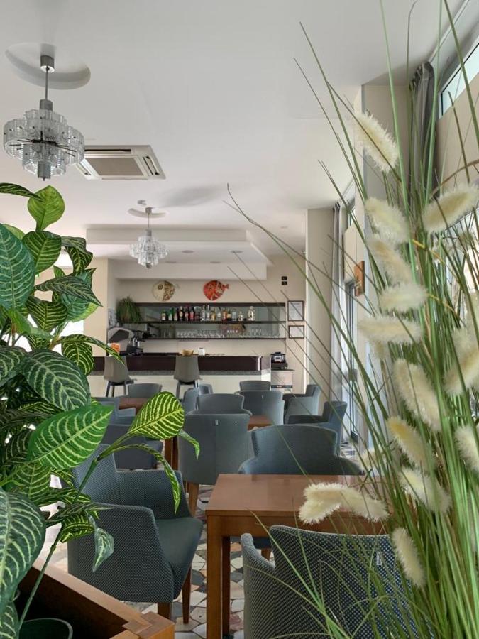 Hotel Haway Ріміні Екстер'єр фото