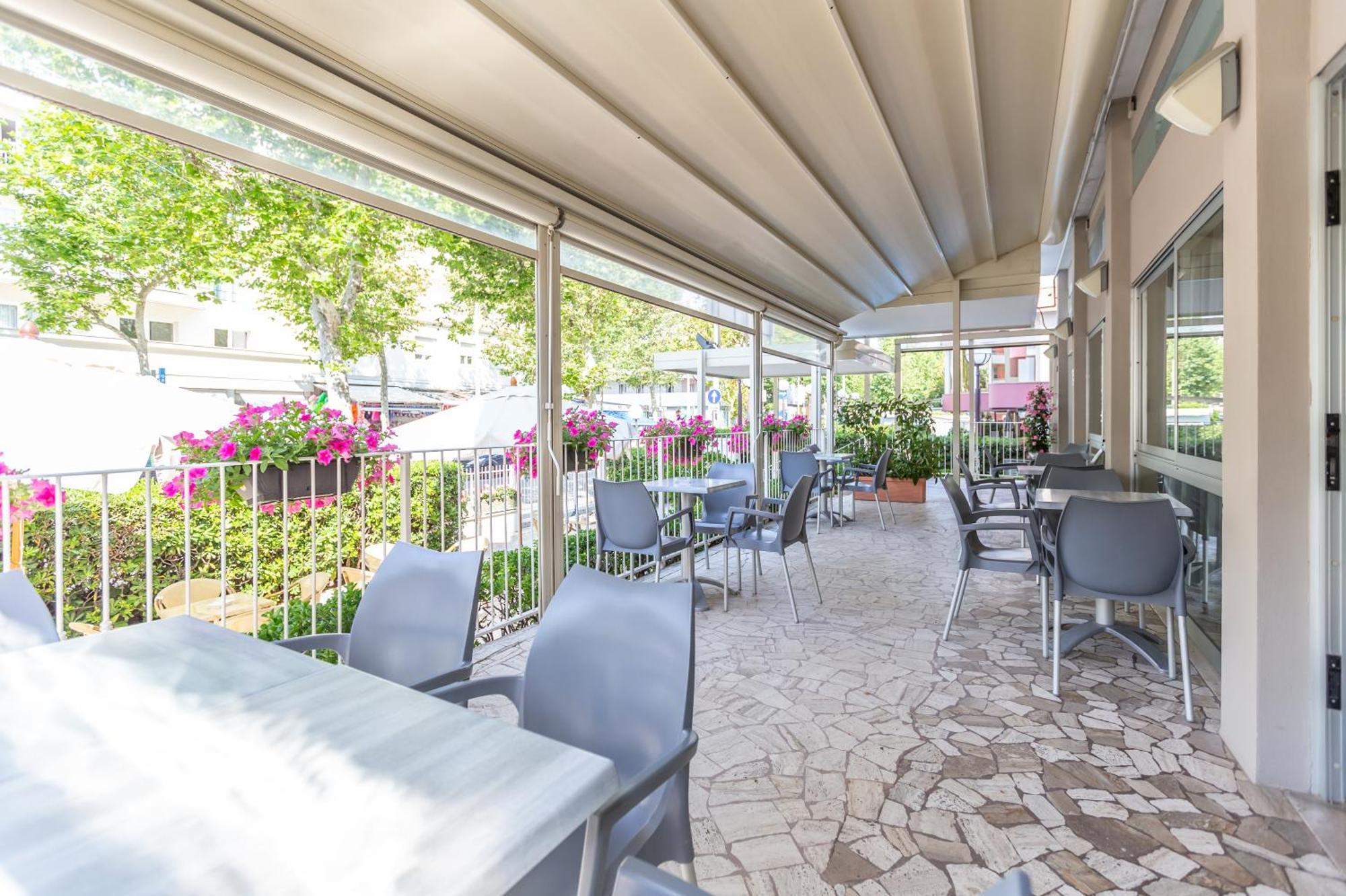 Hotel Haway Ріміні Екстер'єр фото
