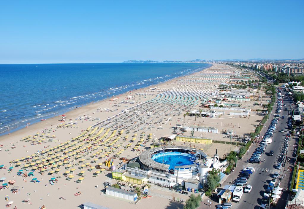 Hotel Haway Ріміні Екстер'єр фото